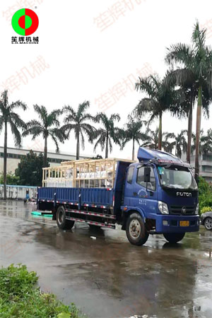 上海客戶訂購渦流機組,不畏風雨裝車發貨!