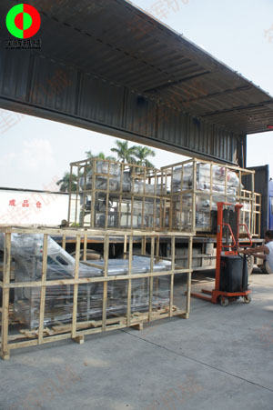 某地經(jīng)銷商定購的無損洗菜機(jī)、氣泡洗菜機(jī)及渦流清洗線由兩部專車發(fā)貨！
